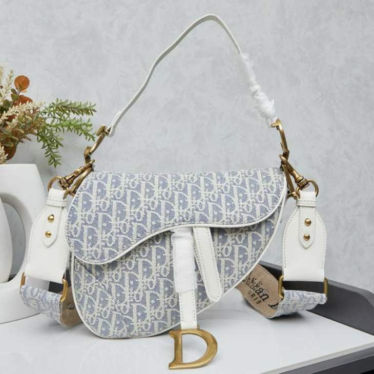 Picture of Dior Handbags _SKUfw239232143fw
